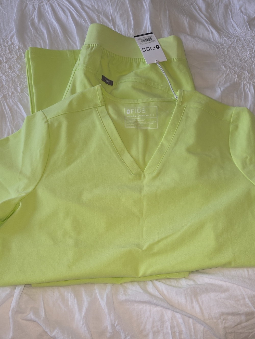Figs NWT Scrubs Set. Size L